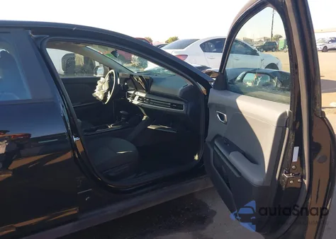 2025 Kia K4 Lxs z USA, uszkodzony, nr VIN 3KPFT4DE8SE169952